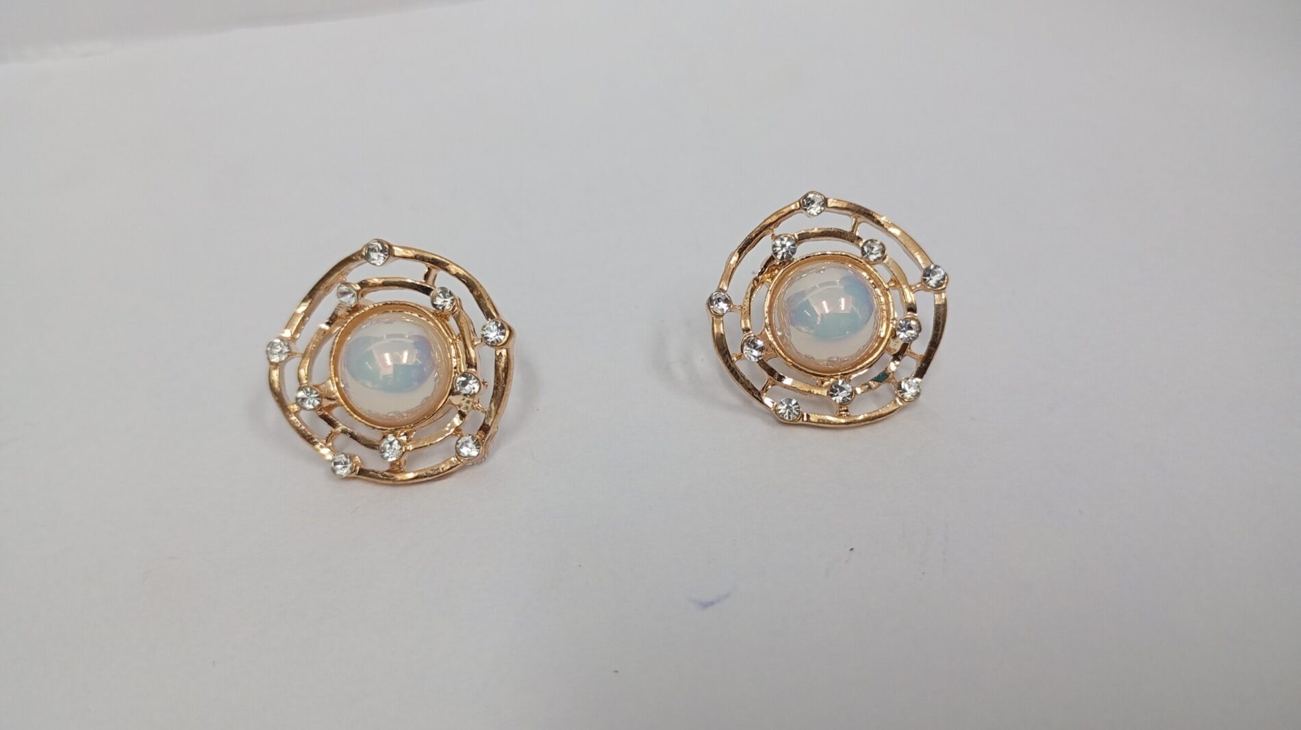 A0080 – Elegant Gold-Tone Crystal Stud Earrings